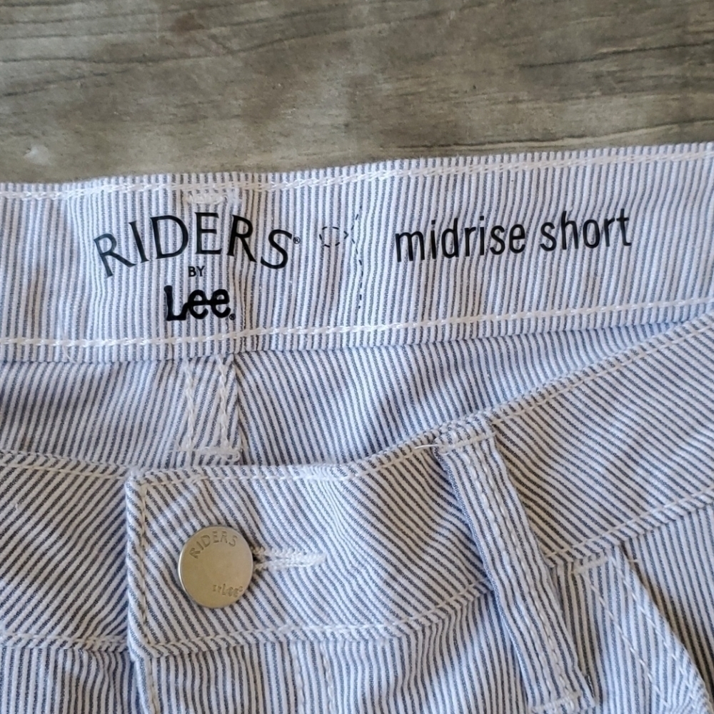Riders by Lee Midrise Striped Shorts Sz 14 - Picture 2 of 5